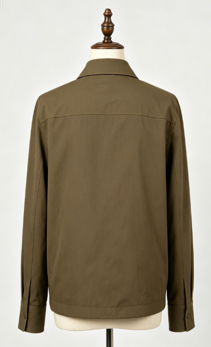 Haut minimaliste de qualité, design discret et élégant pour tenues professionnelles et quotidiennes